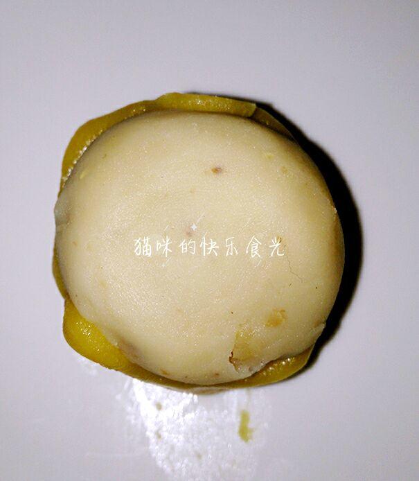 廣式蓮蓉蛋黃月餅（50克/個）的做法 步骤11