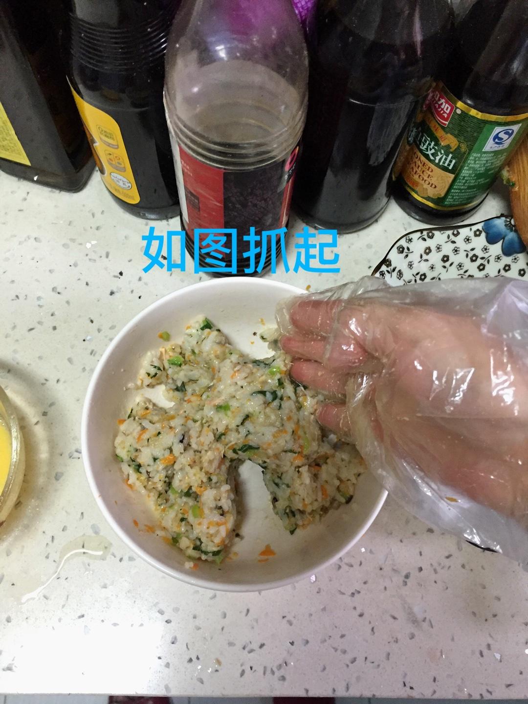 蔬菜三文魚米餅的做法 步骤4