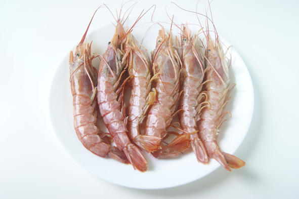 菜鳥也能勝任的宴客大菜【香煎阿根廷紅蝦】的做法 步骤1