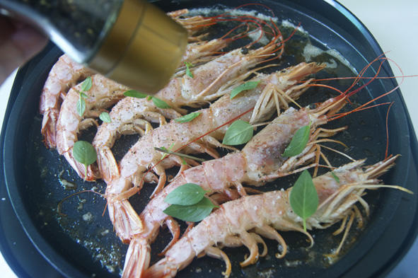 菜鳥也能勝任的宴客大菜【香煎阿根廷紅蝦】的做法 步骤9