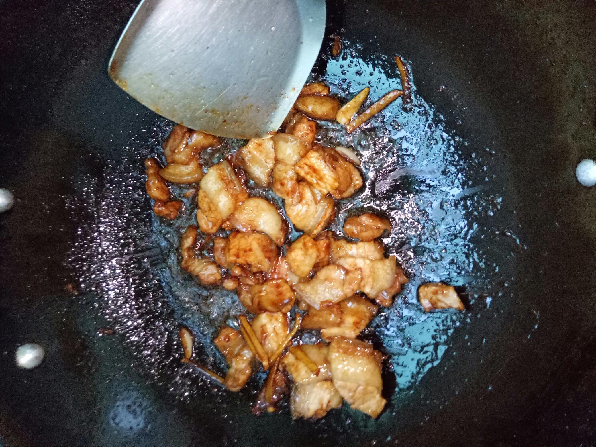 海鮮菇燜五花肉的做法 步骤2