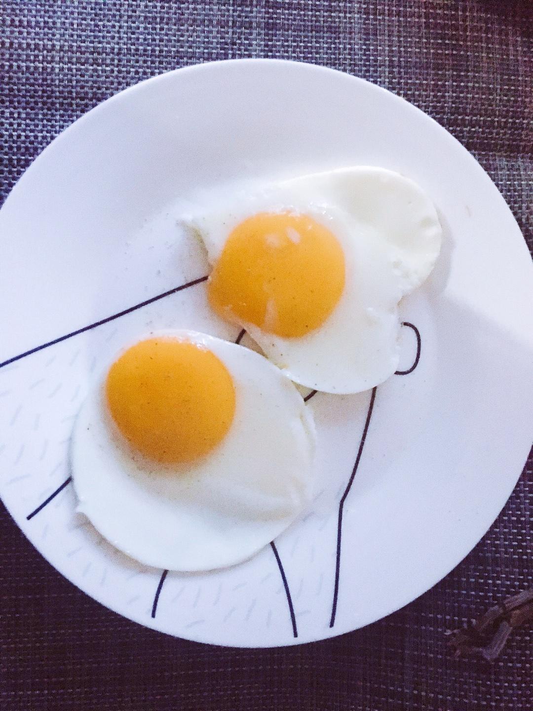 完美版煎雞蛋(荷包蛋)的做法 步骤3
