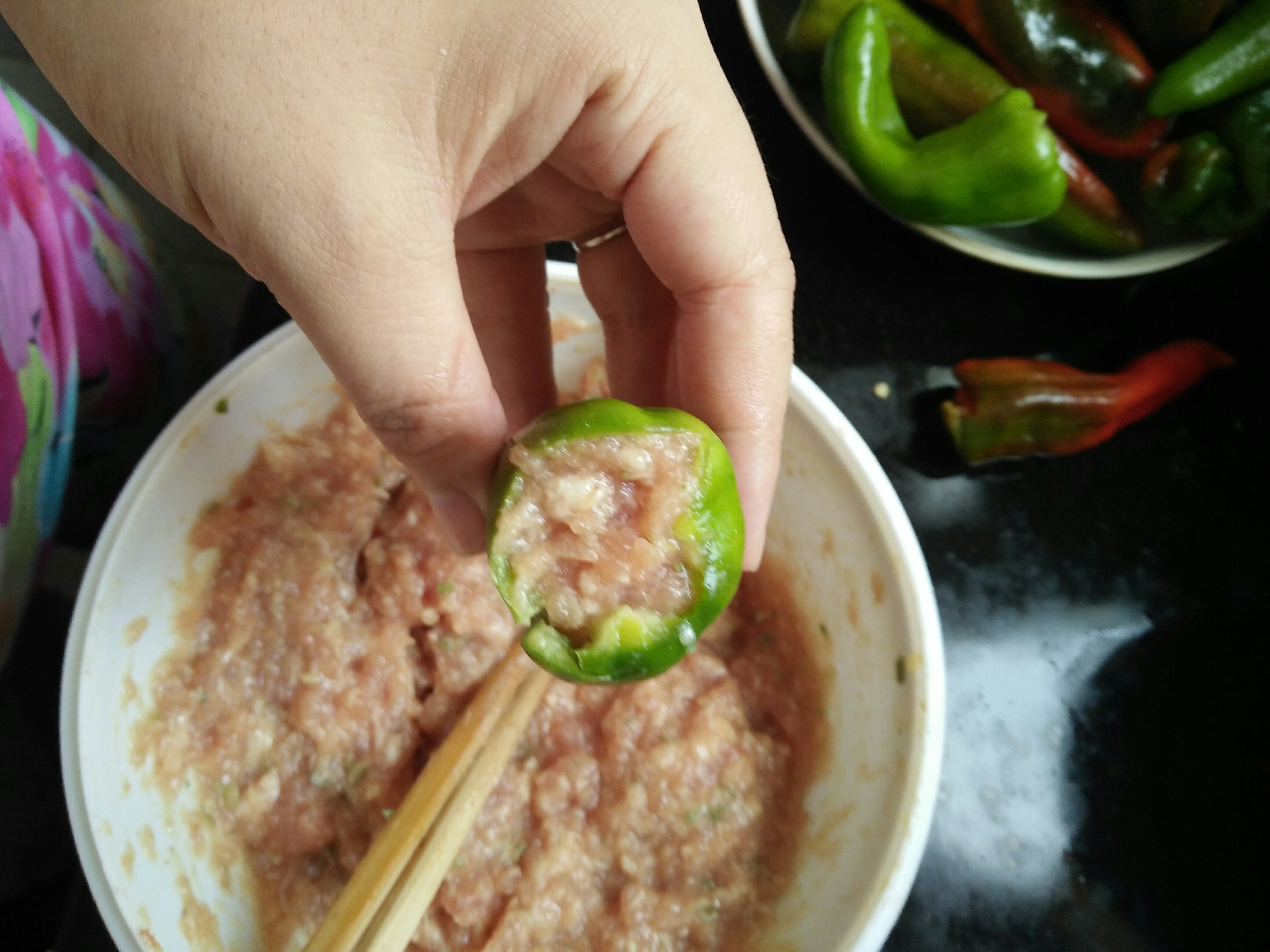 糖醋辣椒灌肉的做法 步骤6