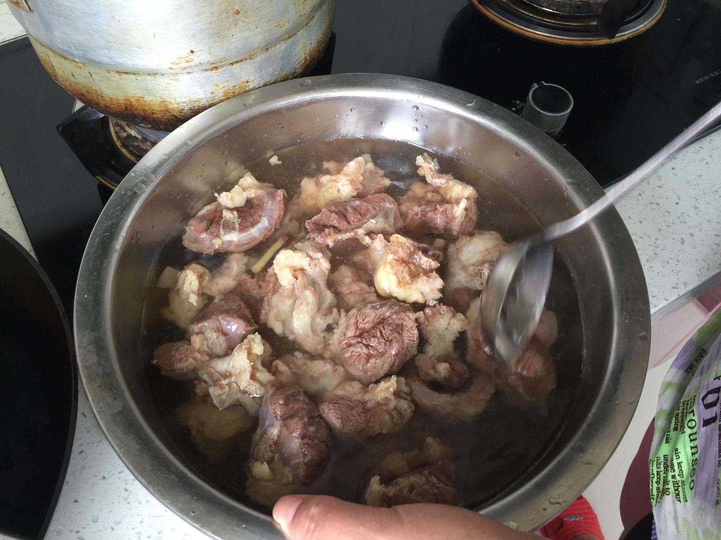 媽媽煮牛肉（醬牛肉改版）的做法 步骤4