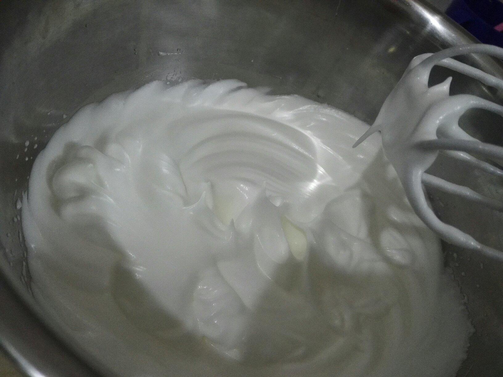 無油酸奶蛋糕的做法 步骤3