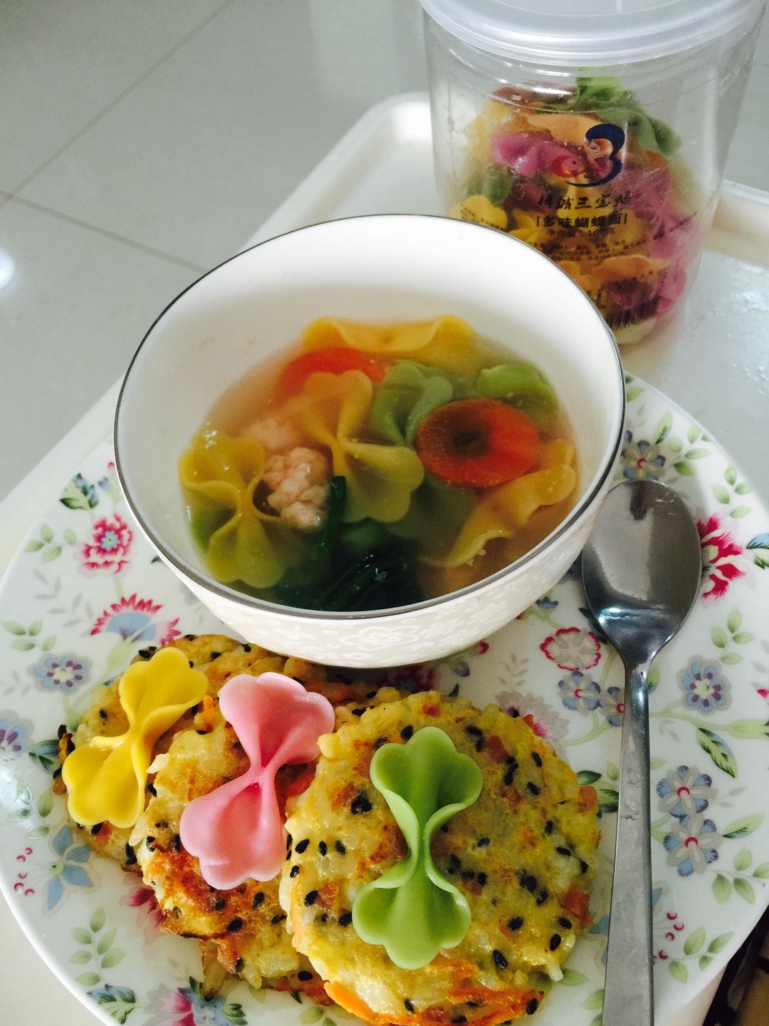 【快手輔食】香煎米飯餅+蝴蝶蝦滑湯的做法 步骤9