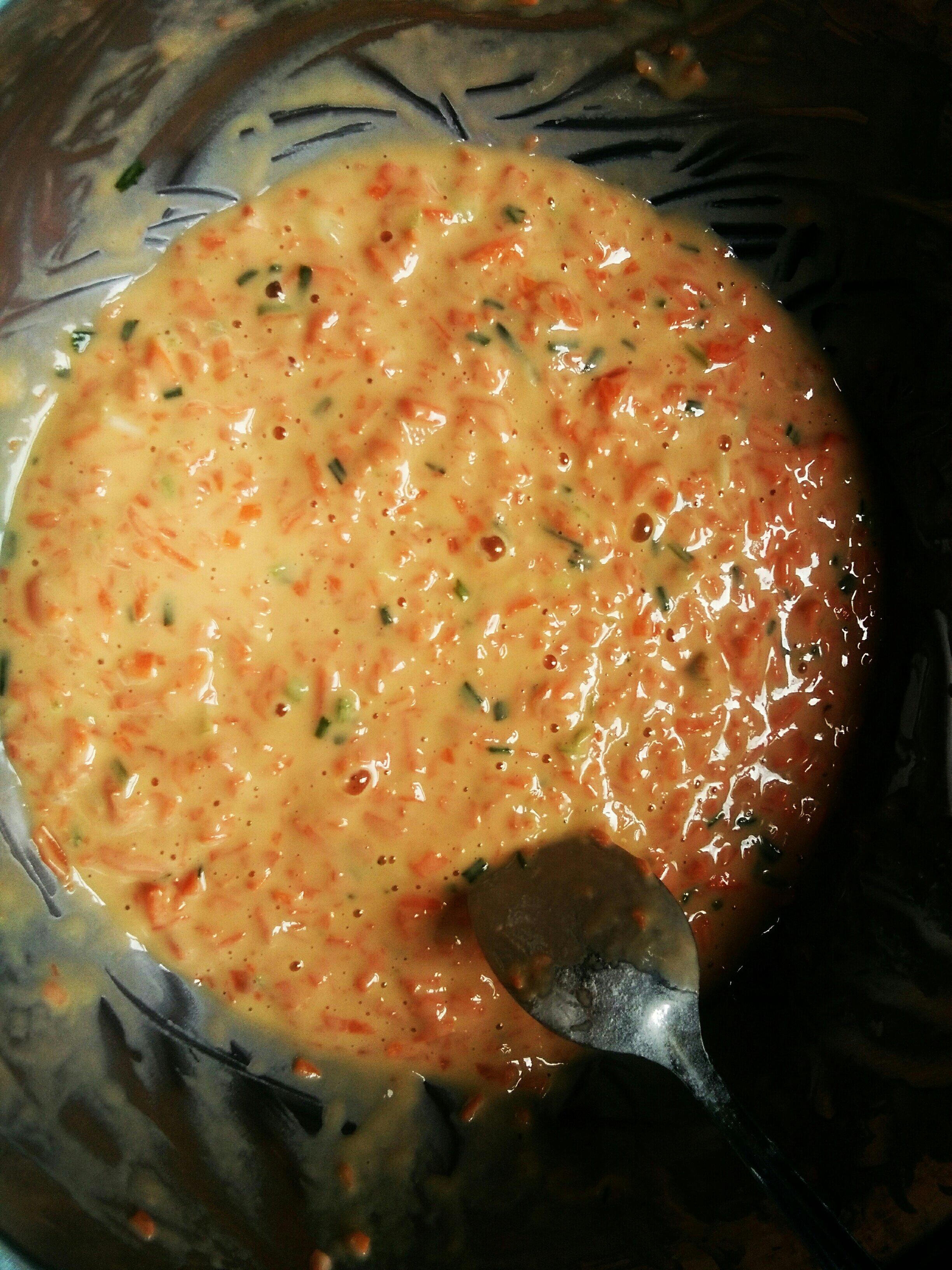 胡蘿蔔丁煎餅的做法 步骤3