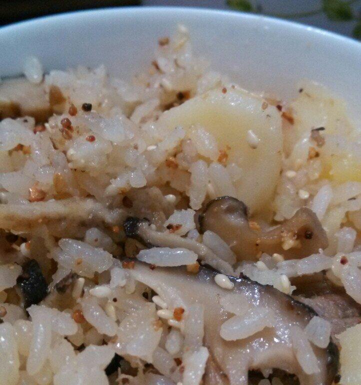 香香噠土豆排骨悶飯的做法 步骤17