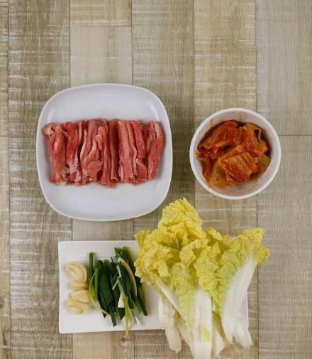 韓式菌鍋肥牛做法的做法 步骤2