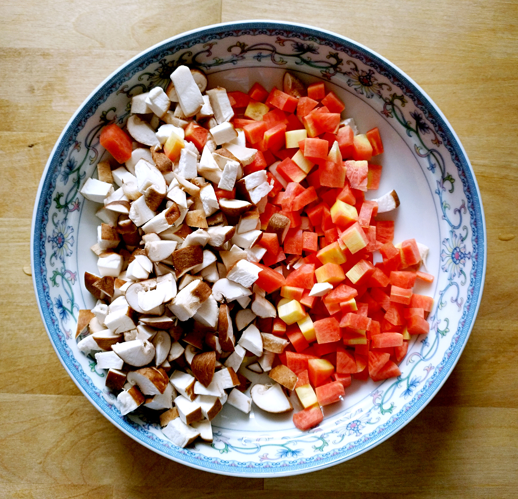 香菇胡蘿蔔雞肉燜飯的做法 步骤1