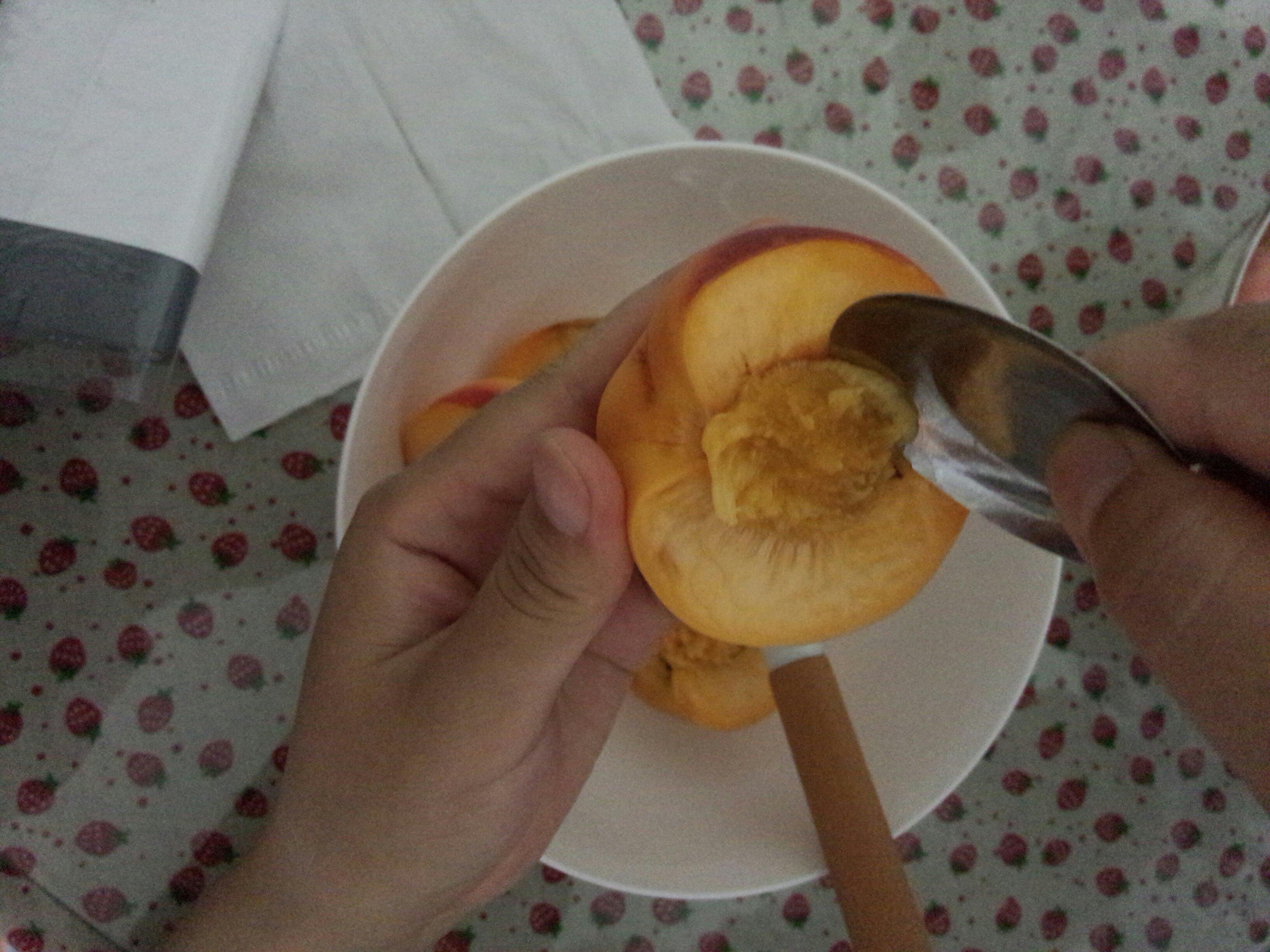 黃桃罐頭（怎樣做出超市買的那樣漂亮的整瓣桃子）的做法 步骤6