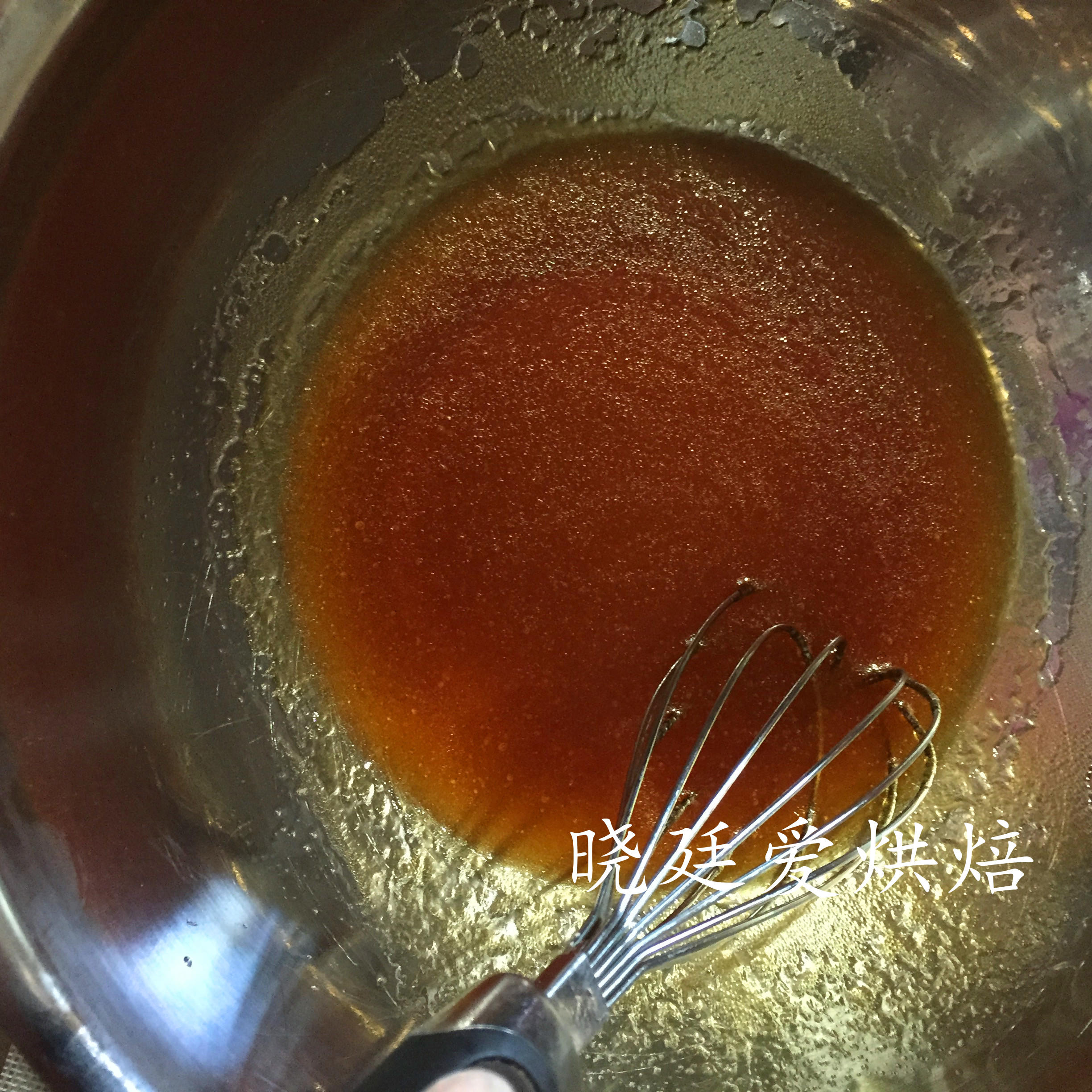 100g廣式豆沙蛋黃月餅配方及操作步驟的做法 步骤9
