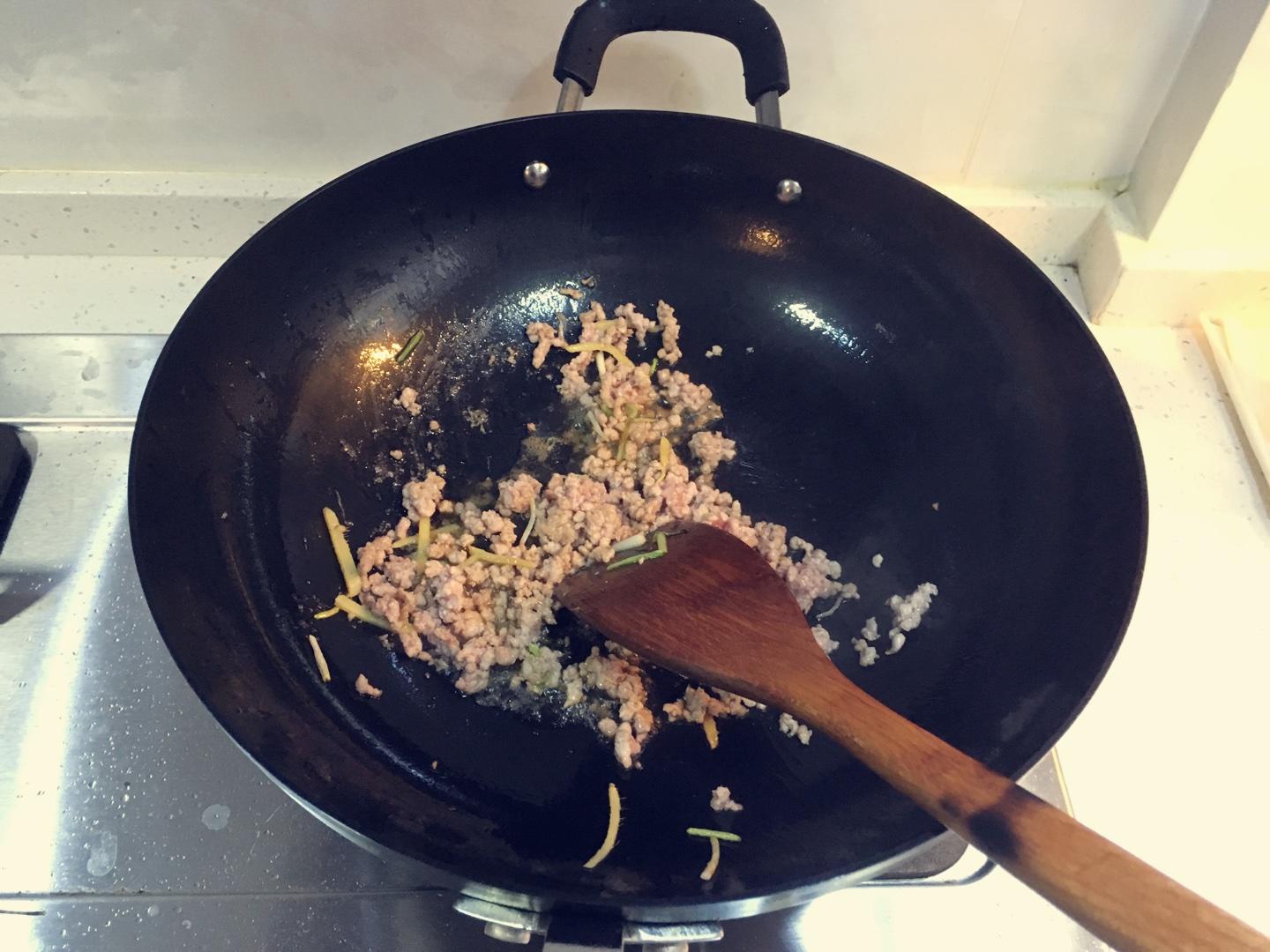 蒸雞蛋肉沫湯的做法 步骤2