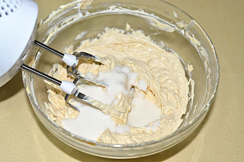 口口有驚喜焦糖控的大愛---焦糖酸奶蛋糕的做法 步骤6