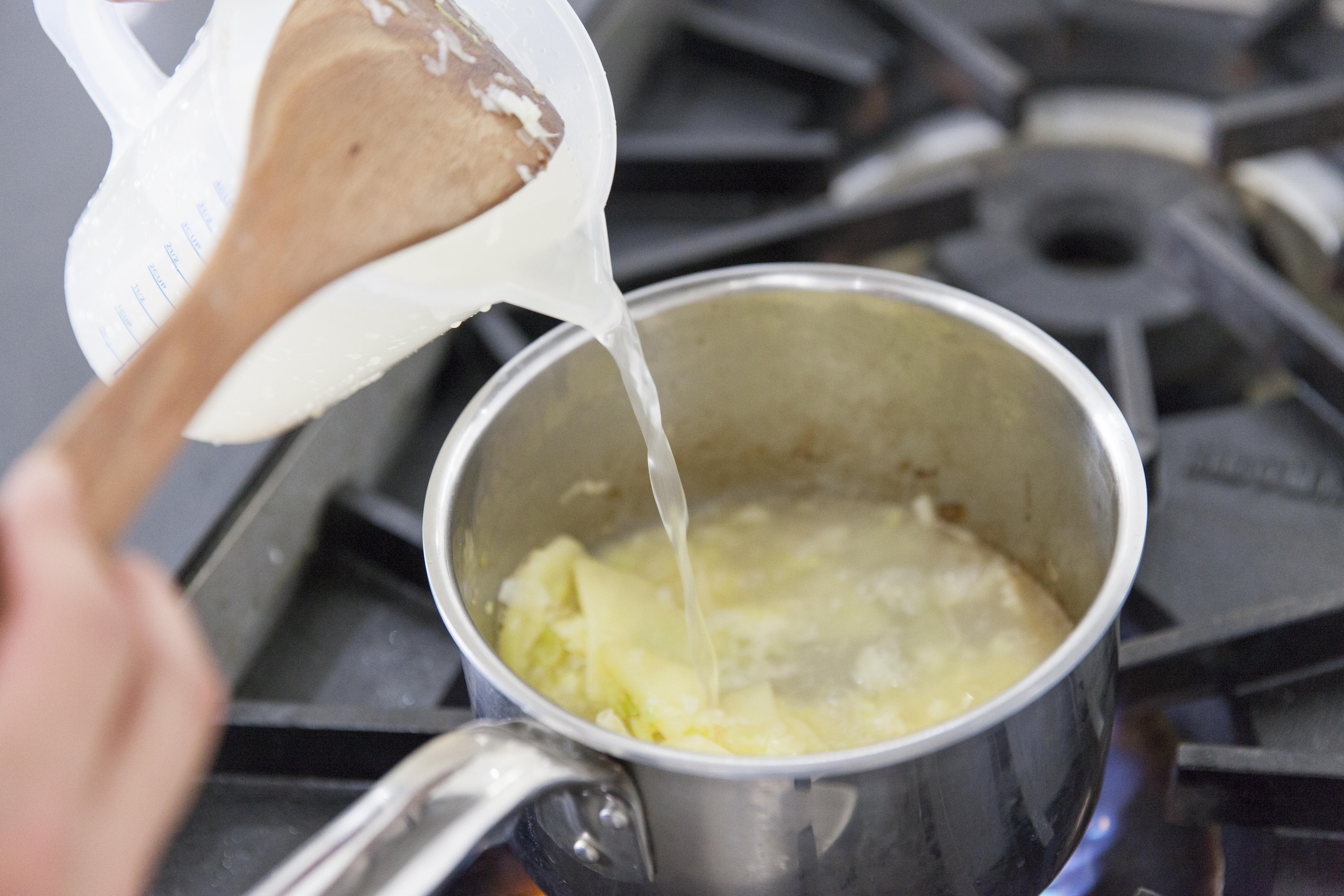 土豆蔥香奶油濃湯 MingHsu的做法 步骤5