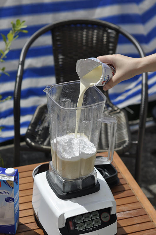 製作天然健康的香蕉奶油冰激凌的做法 步骤3