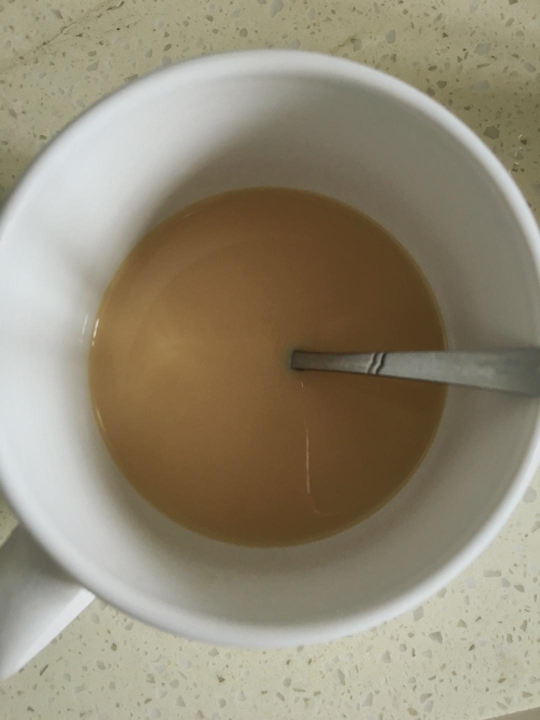香醇奶茶的做法 步骤3