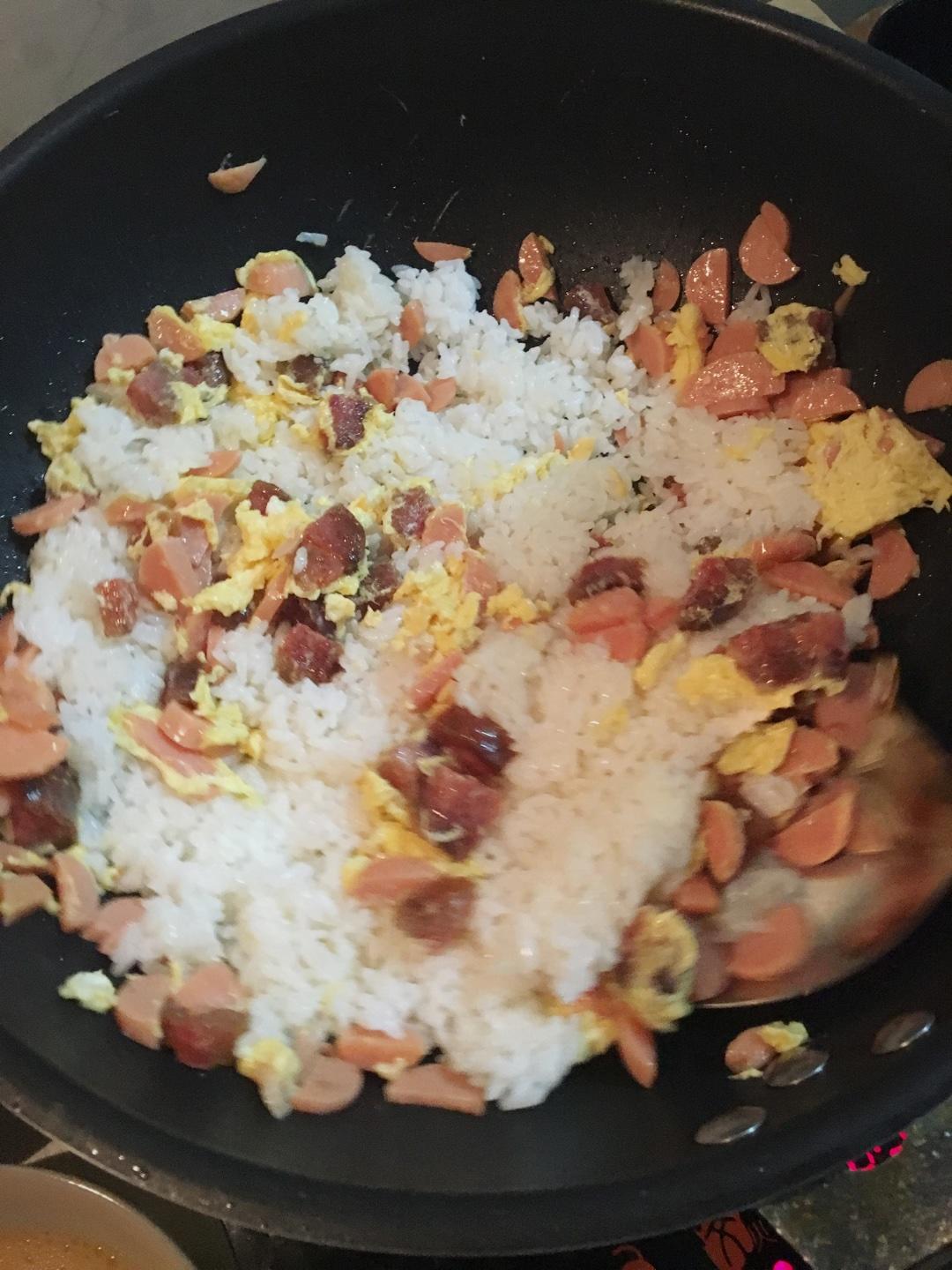 大雜燴 美味蛋炒飯的做法 步骤1