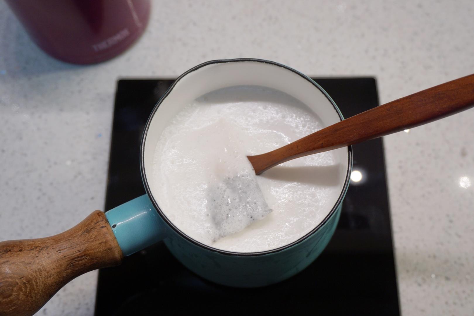 【膳魔師魔法燜燒罐】夏日椰香紅茶布丁的做法 步骤2