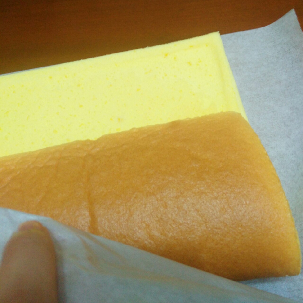 芒果黃桃奶油蛋糕卷的做法 步骤21