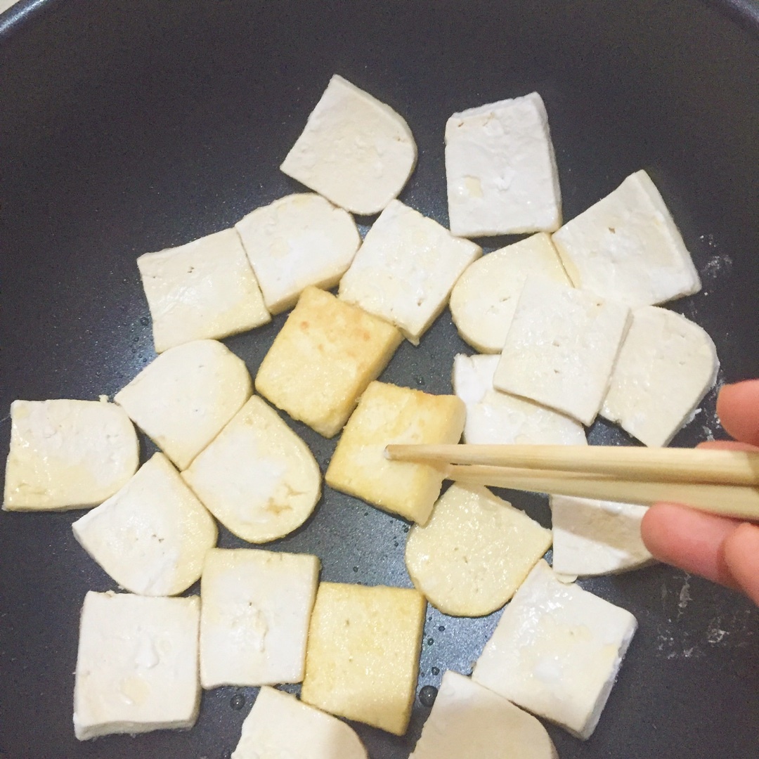 煎豆腐的做法 步骤5