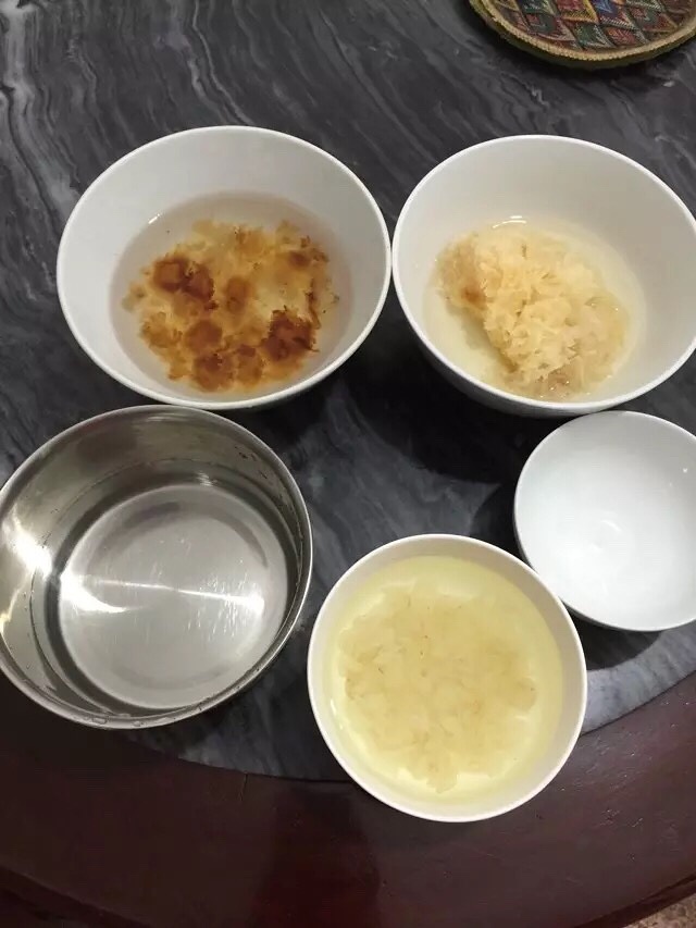 桃膠皁角米銀耳薏米紅棗甜湯的做法 步骤1