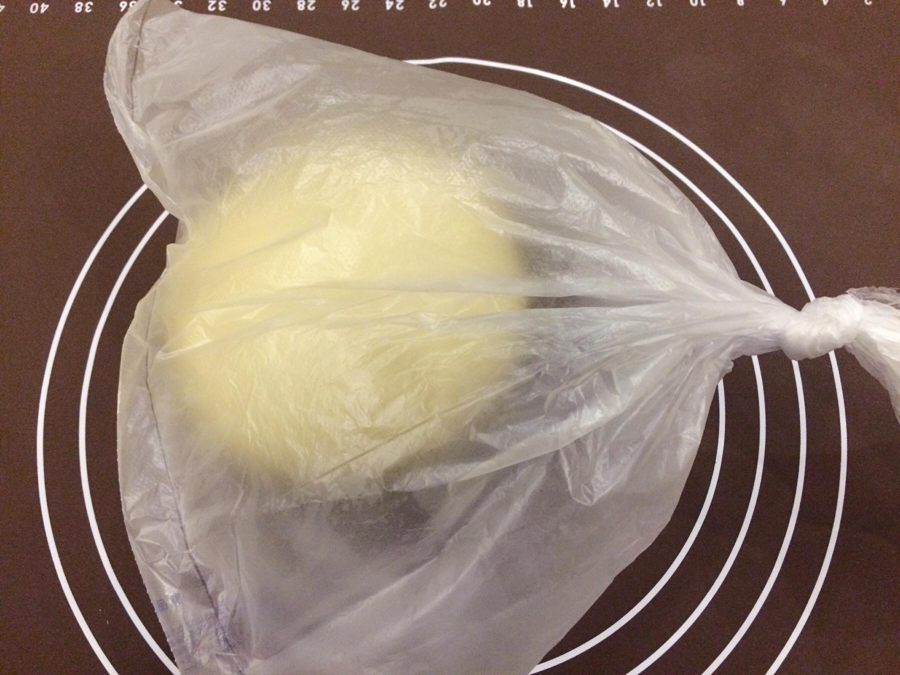 肉鬆沙拉蘑菇包---5℃冷藏發酵的做法 步骤2