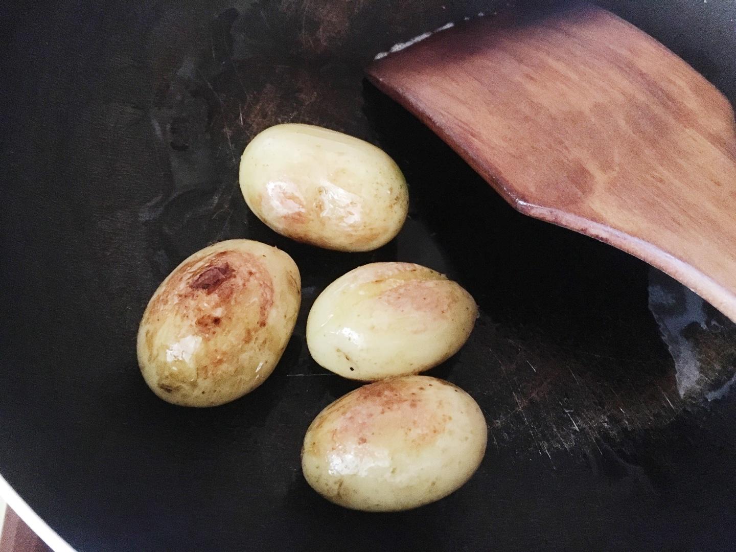 無烤箱版西餐小土豆的做法 步骤2