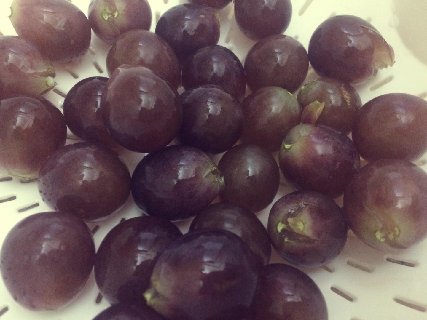 吃不到的葡萄是酸的之提子果醬的做法 步骤1