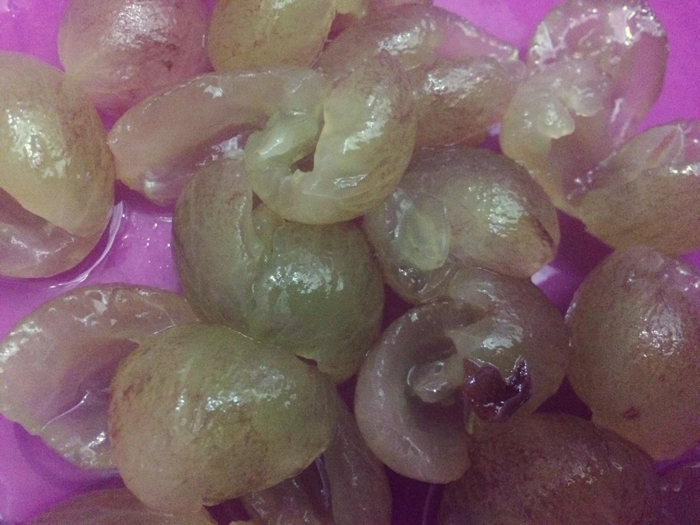 吃不到的葡萄是酸的之提子果醬的做法 步骤2