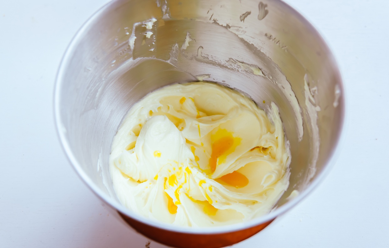 【檸檬海鹽磅蛋糕】-COUSS CM-1200廚師機出品的做法 步骤3