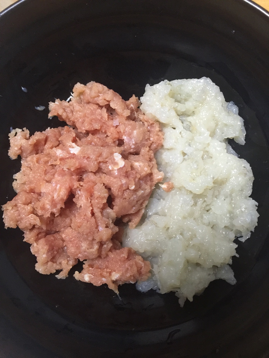 寶寶輔食-鮮蝦豬肉小餛飩的做法 步骤2