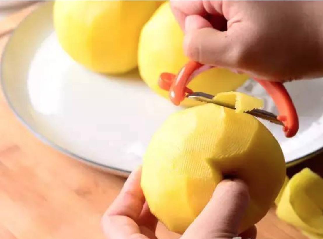 九陽知食丨我有一隻大黃桃我從來也不吃的做法 步骤1