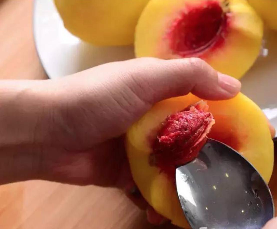 九陽知食丨我有一隻大黃桃我從來也不吃的做法 步骤2