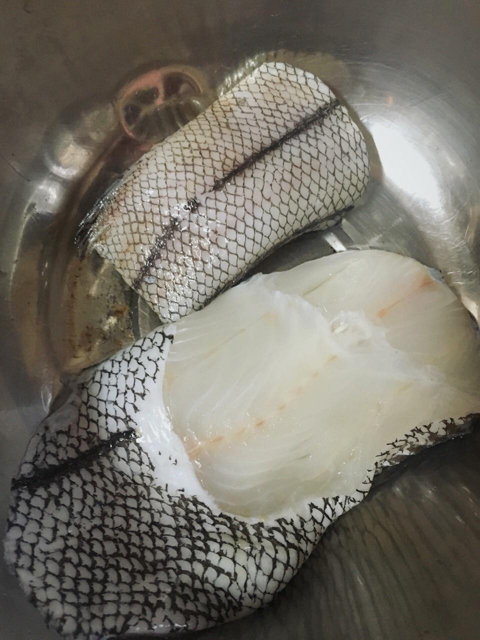 蘆筍黑椒蘑菇煎鱈魚的做法 步骤1