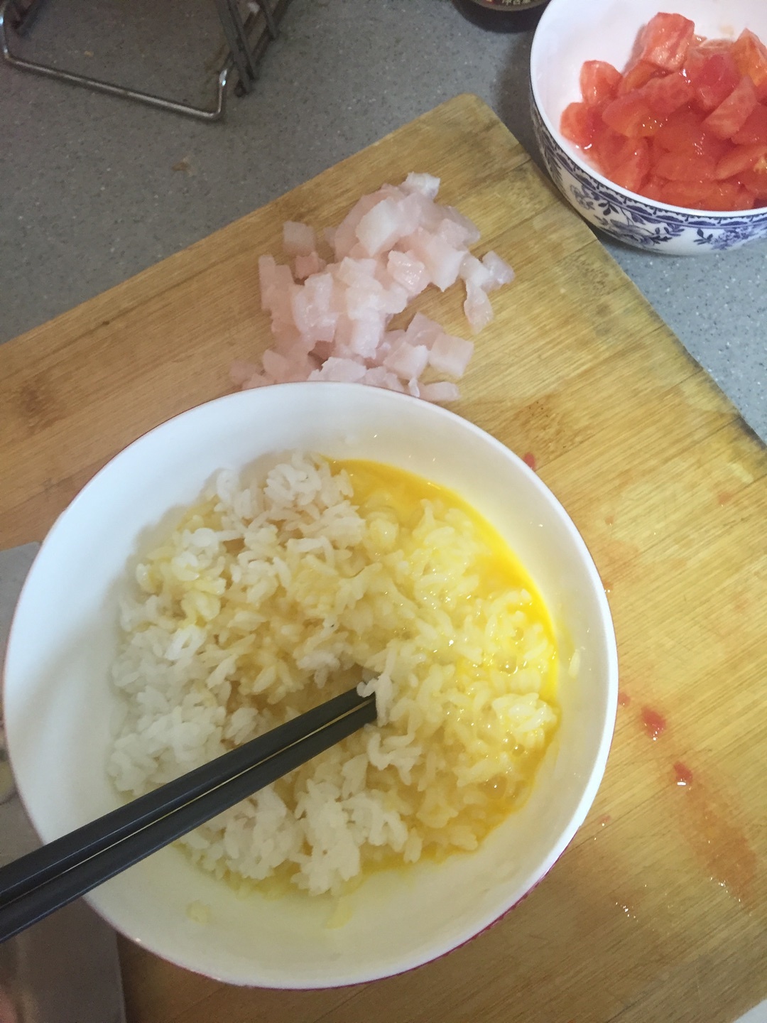 番茄龍利魚蛋炒飯的做法 步骤2