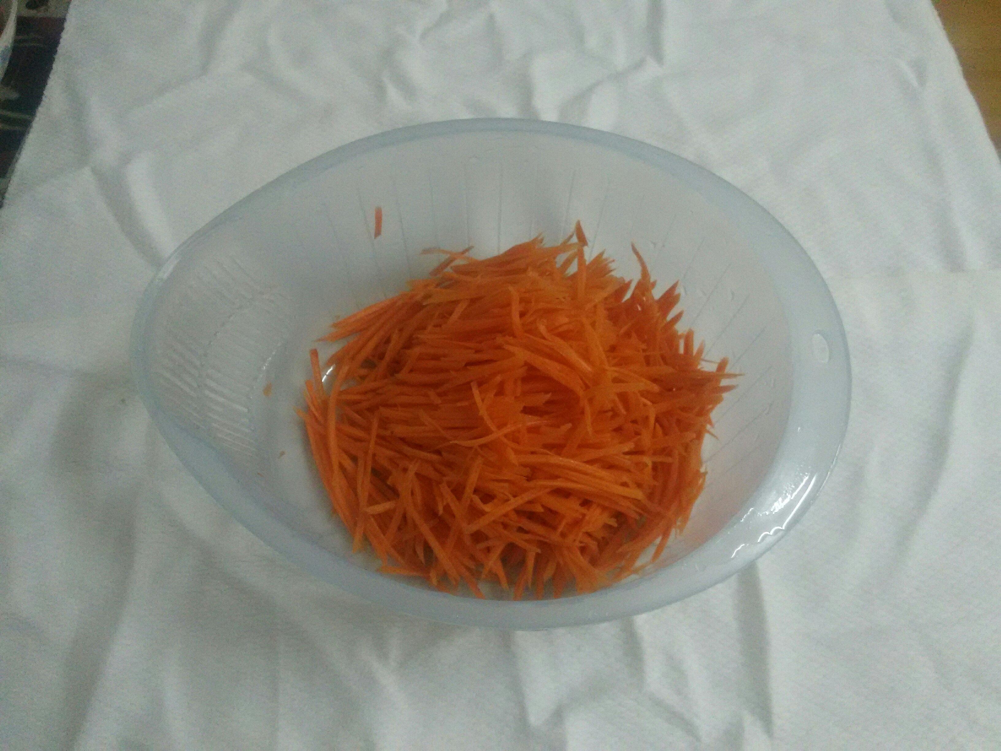 香菜胡蘿蔔雞蛋餅的做法 步骤3