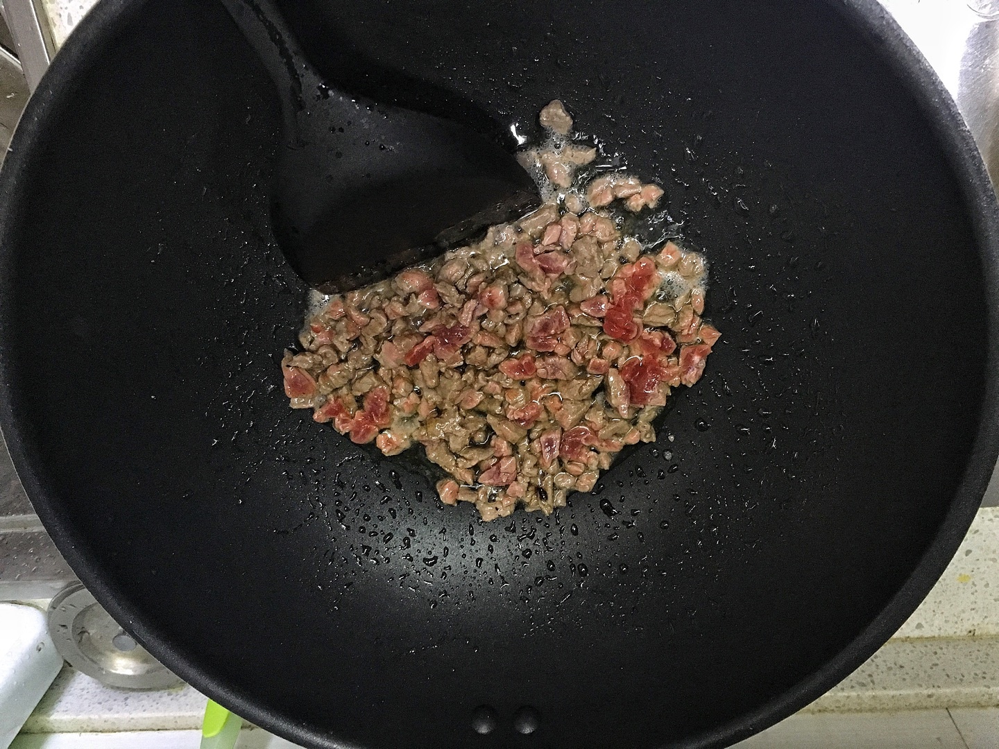 牛肉香菇乾貝燜飯（鑄鐵鍋版）的做法 步骤4