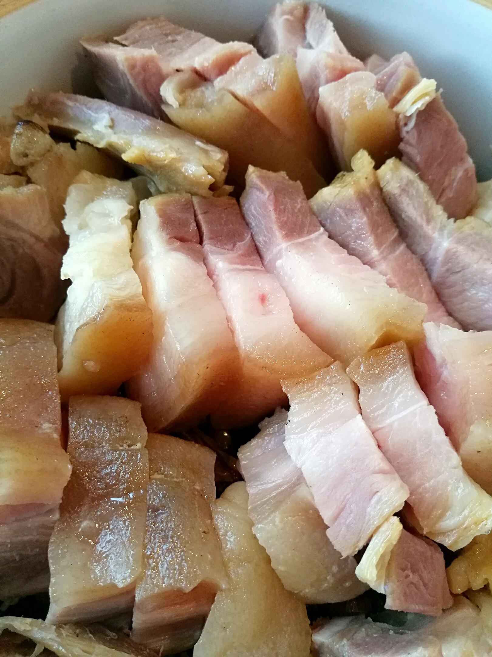 幹豆角燜臘豬腳的做法 步骤3