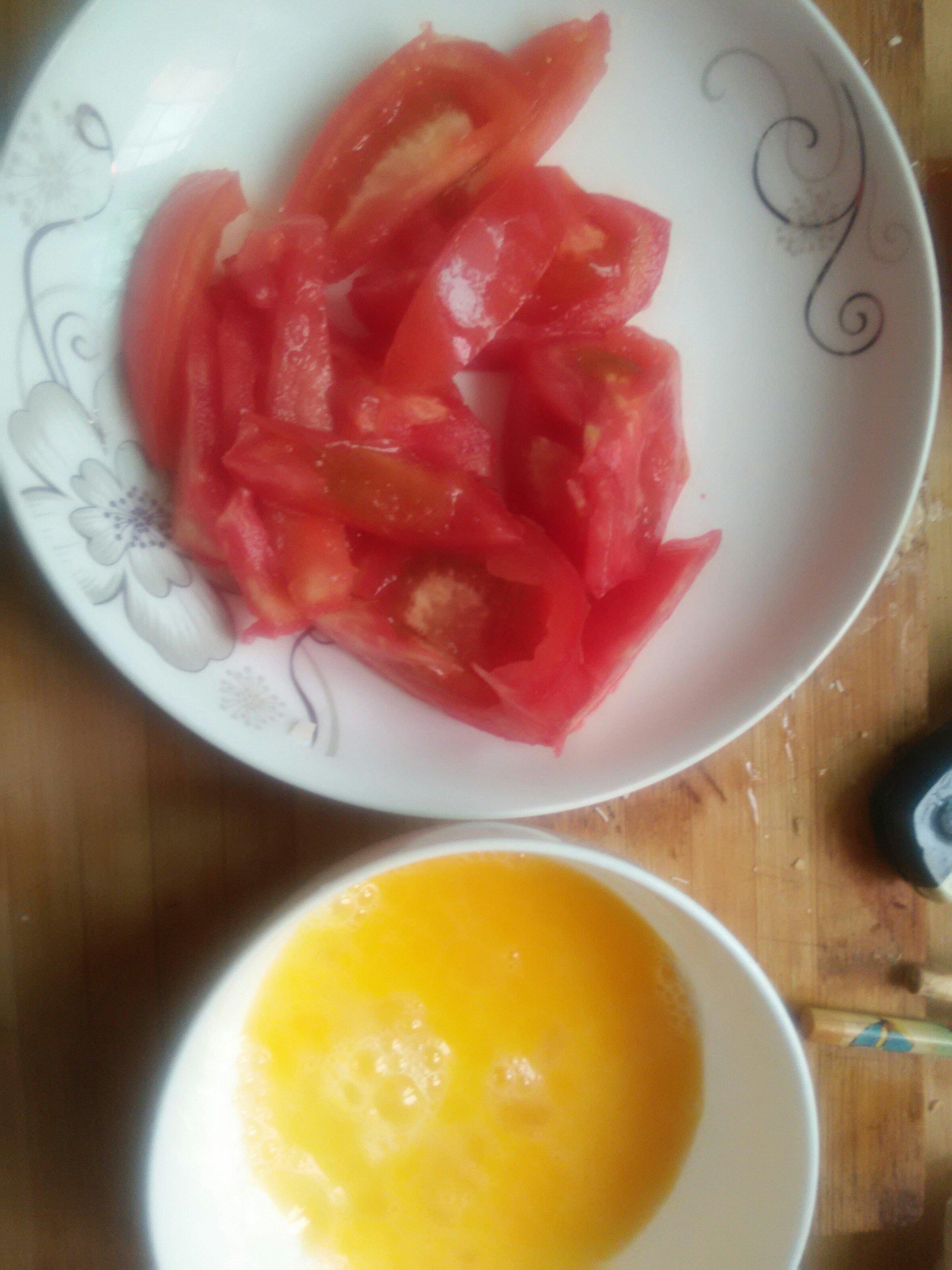 西紅柿炒麪的做法 步骤2