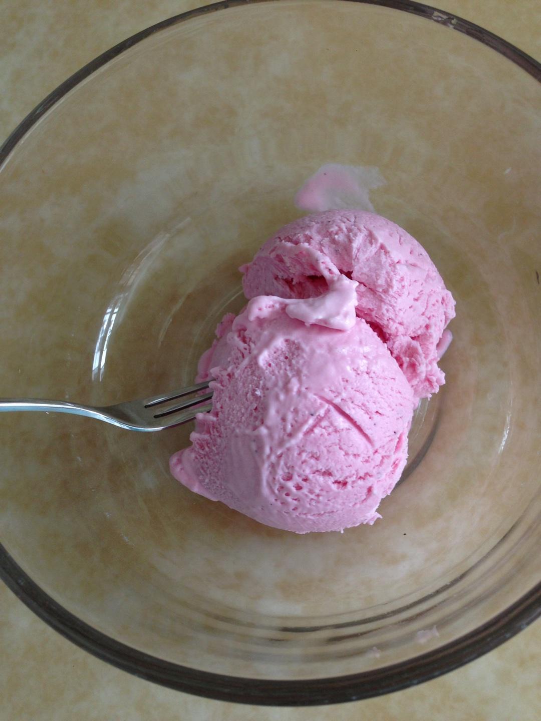 哈根達斯不是夢——火龍果版冰淇淋的做法 步骤10