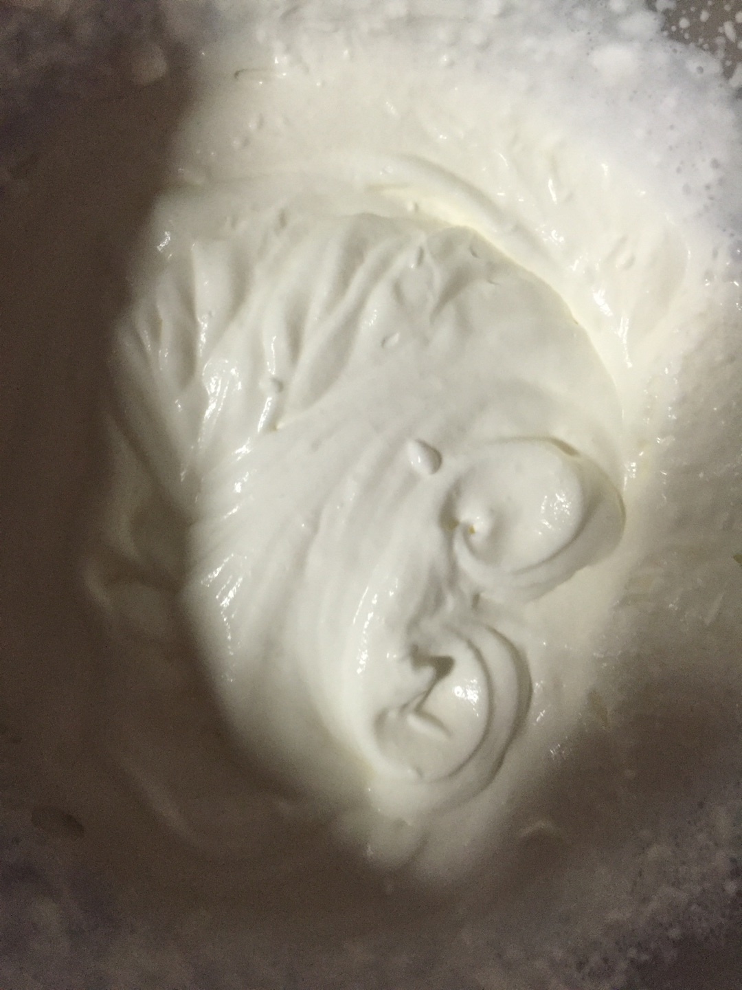 8寸鏡面酸奶芒果慕斯（方形戚風）的做法 步骤3