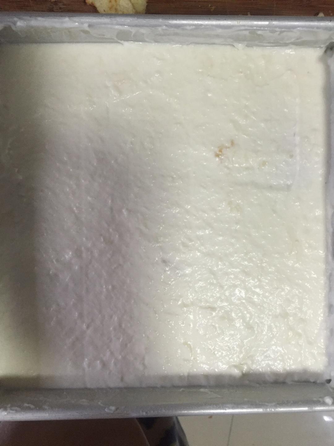 8寸鏡面酸奶芒果慕斯（方形戚風）的做法 步骤4