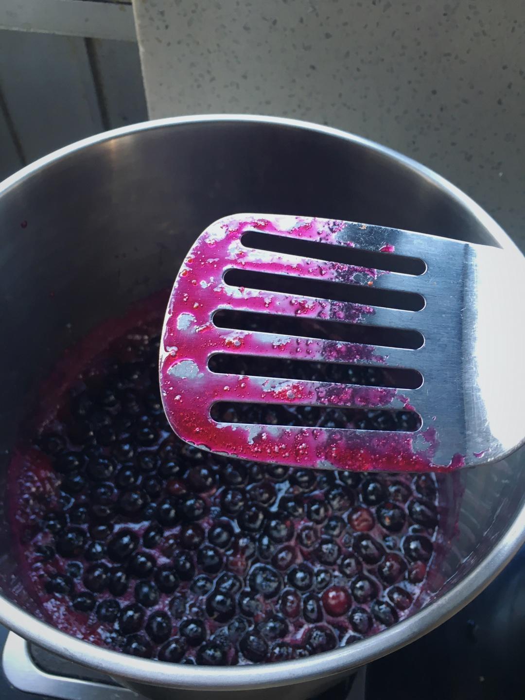 超級讚的藍莓果醬的做法 步骤2