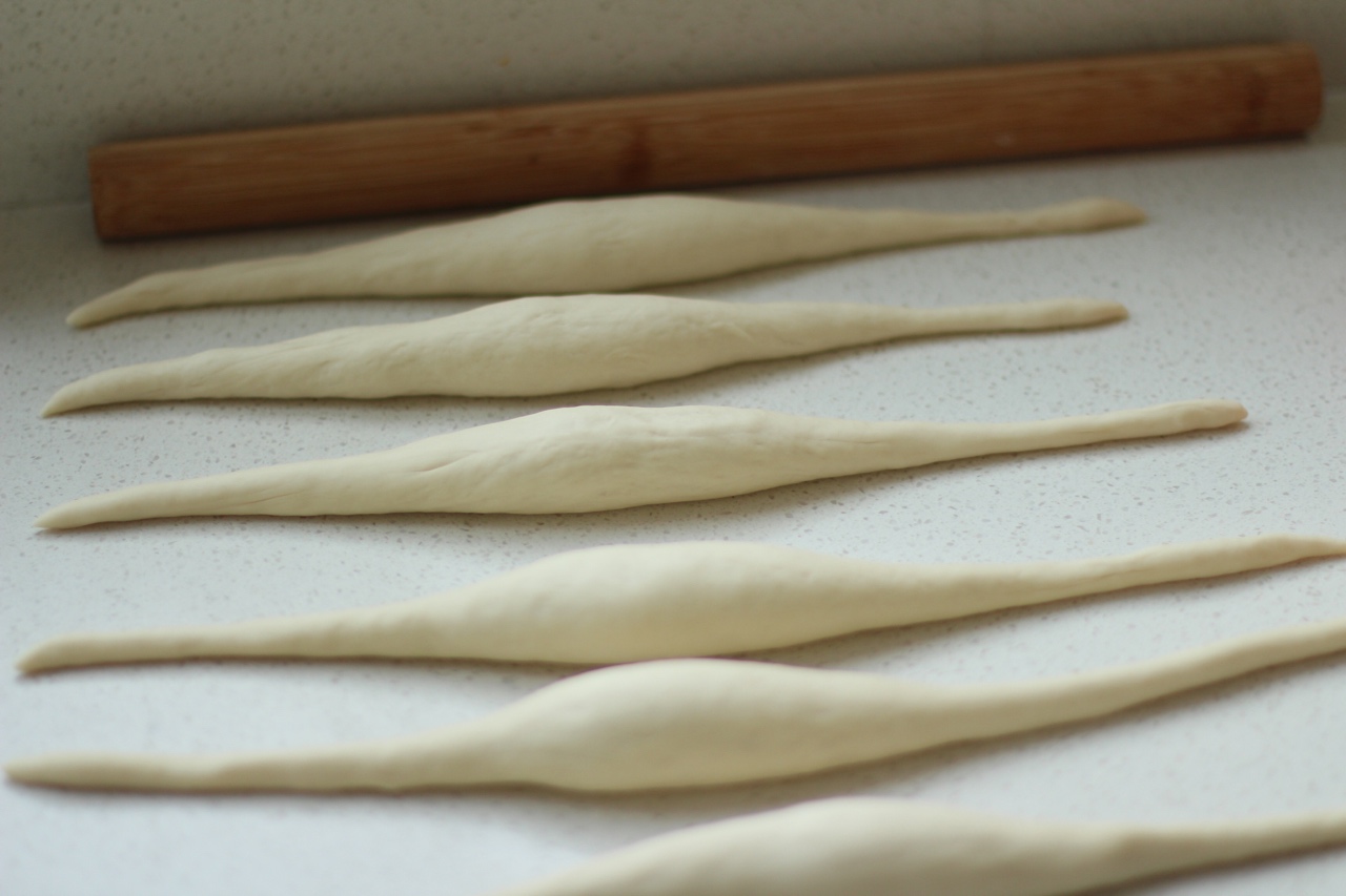 天然酵種鹼水面包 茱珠的小麪包--二十的做法 步骤2
