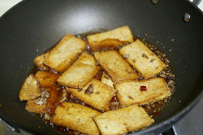 家常煎豆腐的做法 步骤5