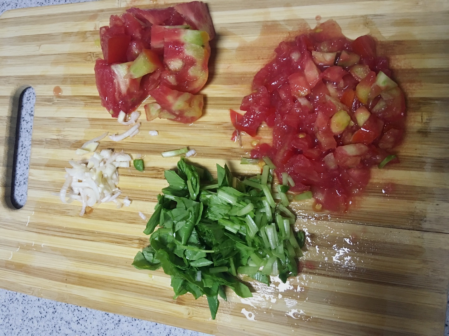 顏值超高的西紅柿炒飯的做法 步骤1