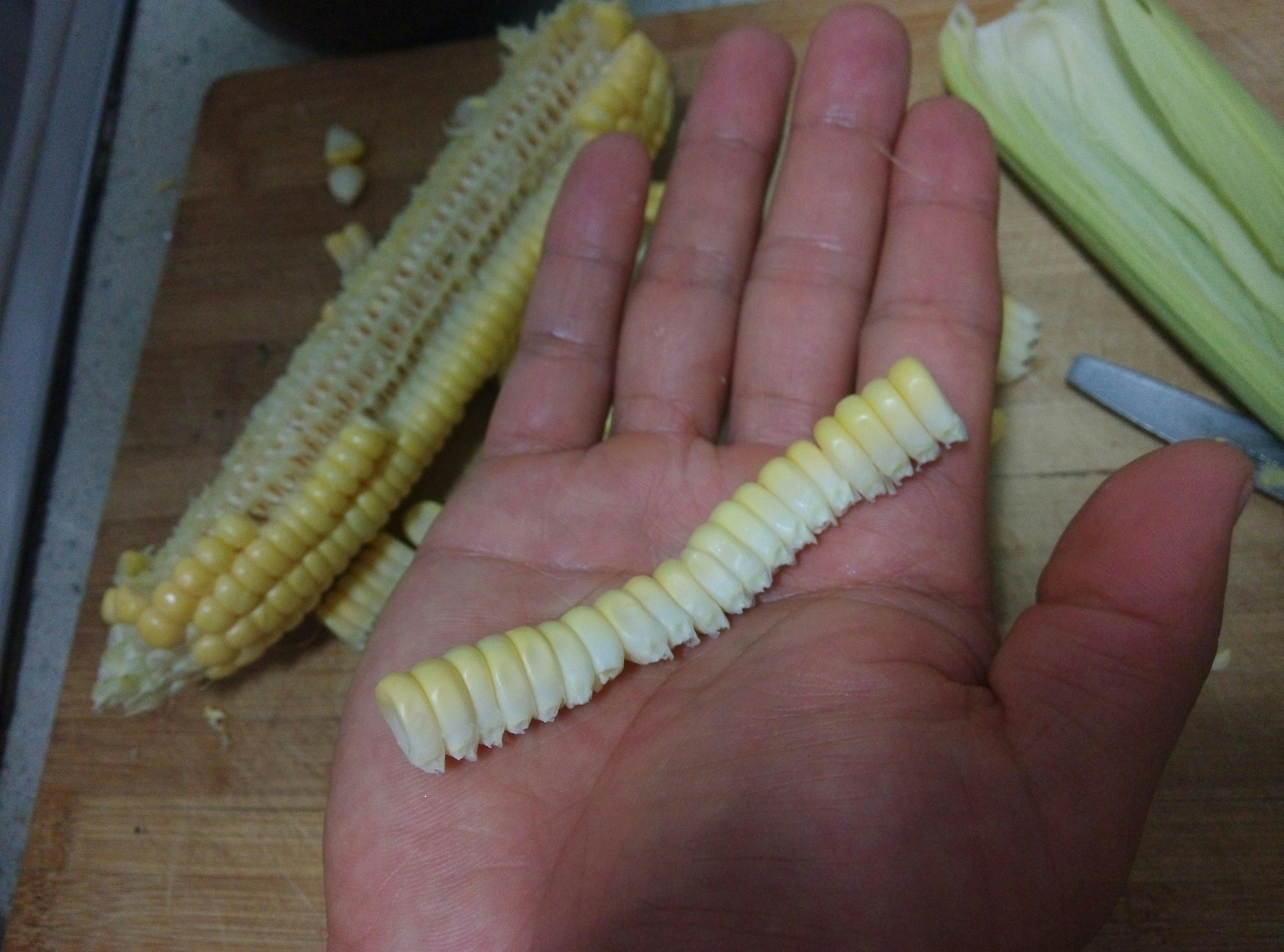 輕鬆便捷地剝出完整玉米粒的做法 步骤5