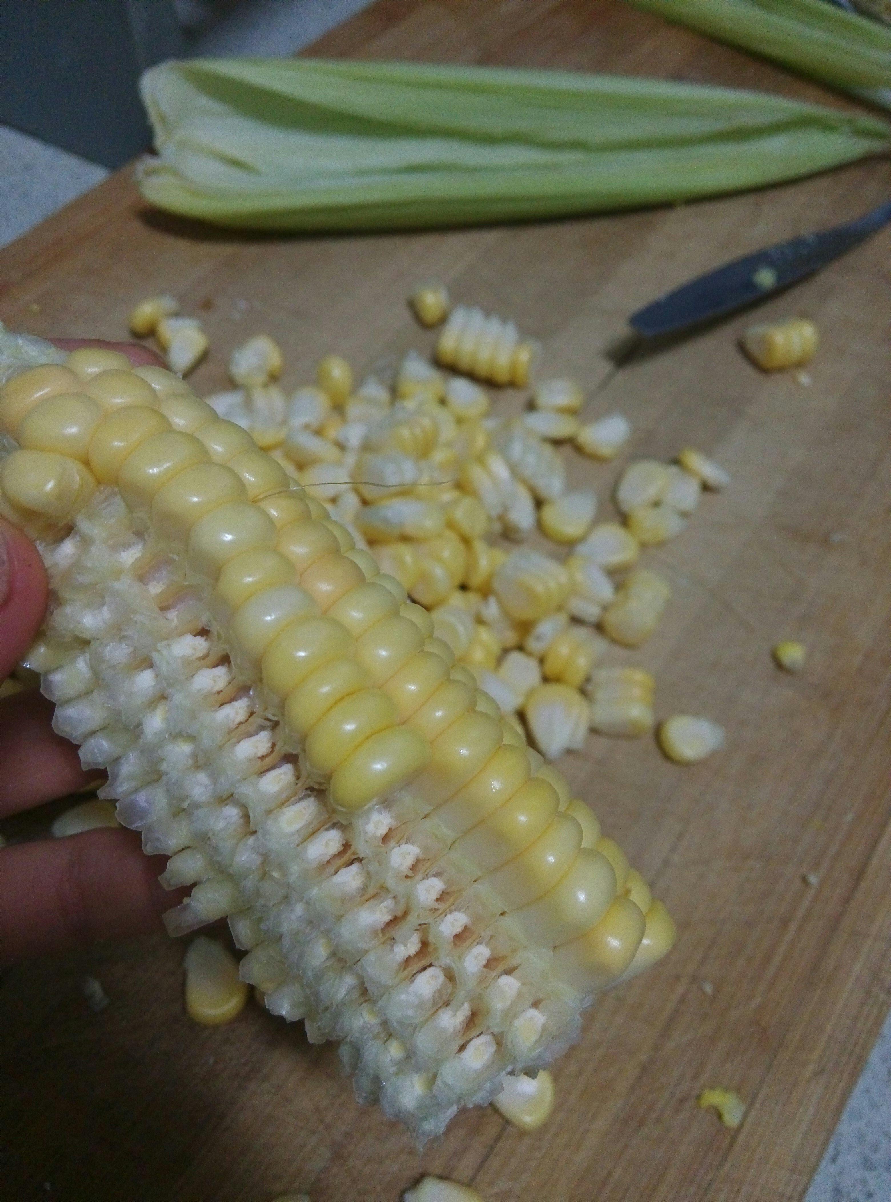 輕鬆便捷地剝出完整玉米粒的做法 步骤6