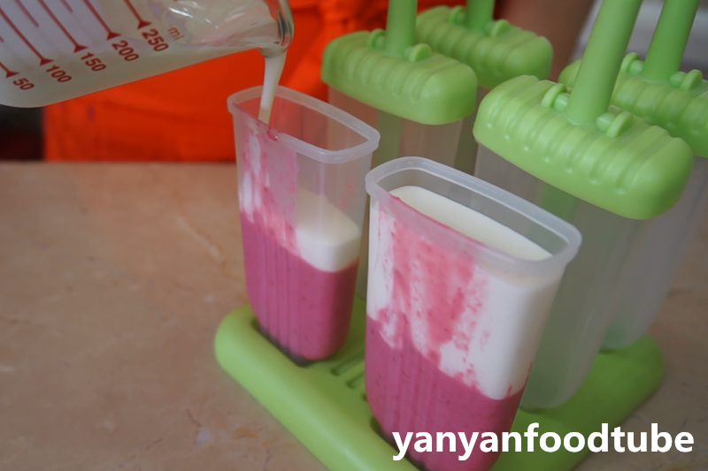 三種口味奶油水果冰棍 Creamy Fruit Popsicle的做法 步骤3